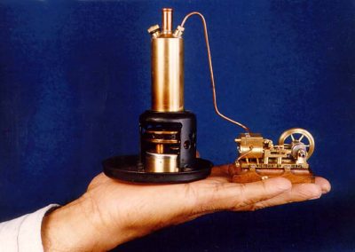 A model "Victoria" horizontal engine.