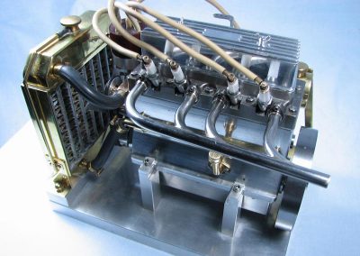 Alternate view of the 4-cylinder OHV valve engine.