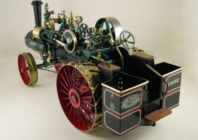 Rear view of the traction engine.