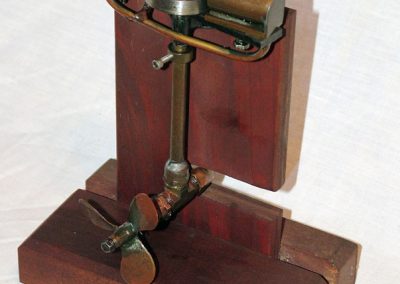 A 2-cylinder outboard engine built by Clarry.