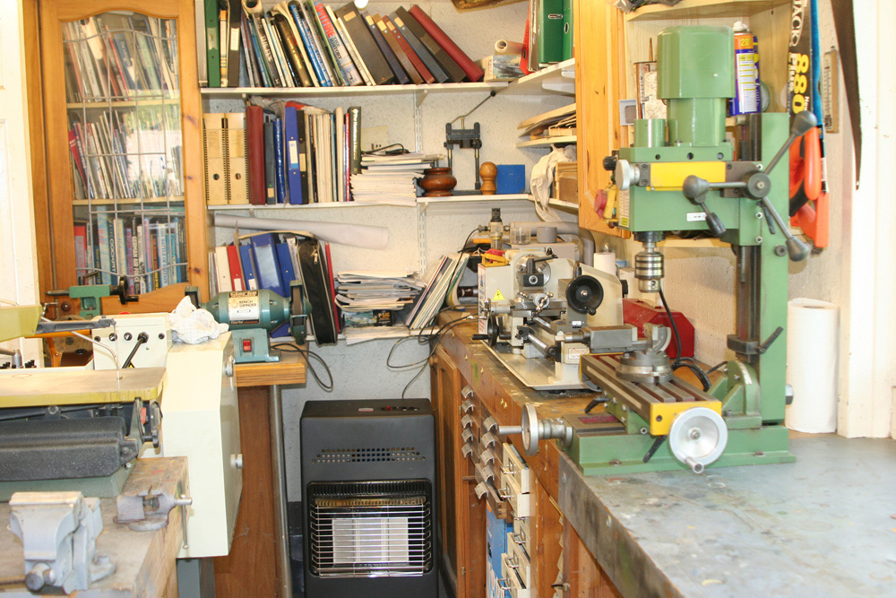 David's benchtop milling machine and workshop.