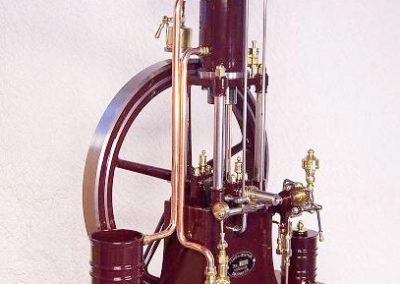 Yet another variation of a four-poster engine.
