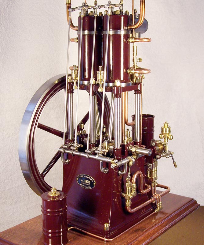 A unique six-poster hot-bulb engine that Find built. 