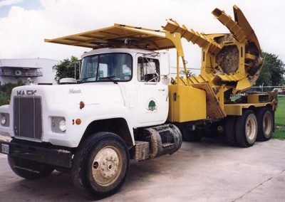 The full-size rootballing machine that Perry modeled.
