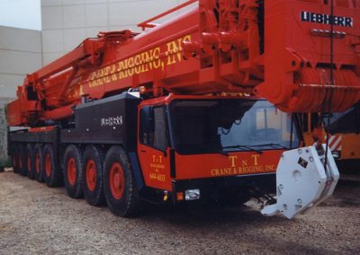 The full-size crane truck that Perry modeled.