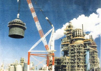 An illustration of the full-size refinery crane that Perry modeled.