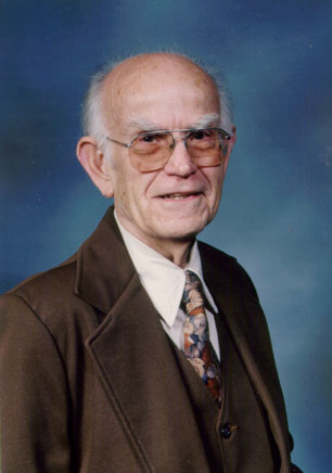 Rudy Kouhoupt, winner of the Joe Martin Foundation Lifetime Achievement Award for 2003.