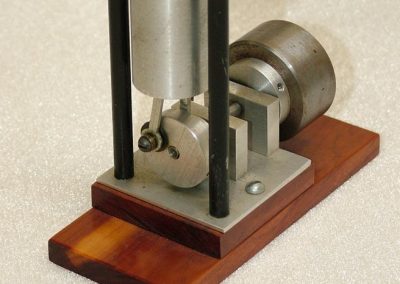 An alternate view of the oscillating steam engine.