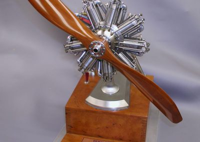 Lou's scale model Bentley rotary engine.