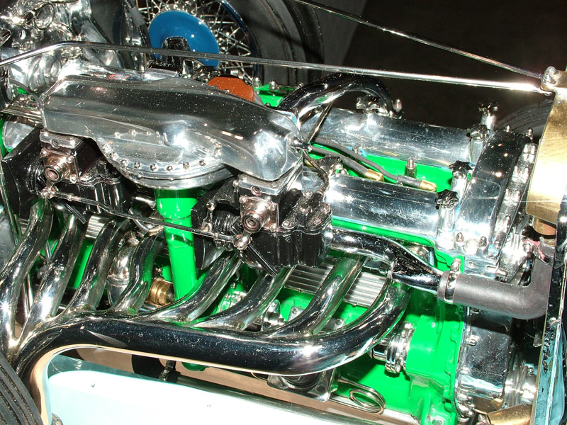 An alternate view of the Duesenberg engine. 