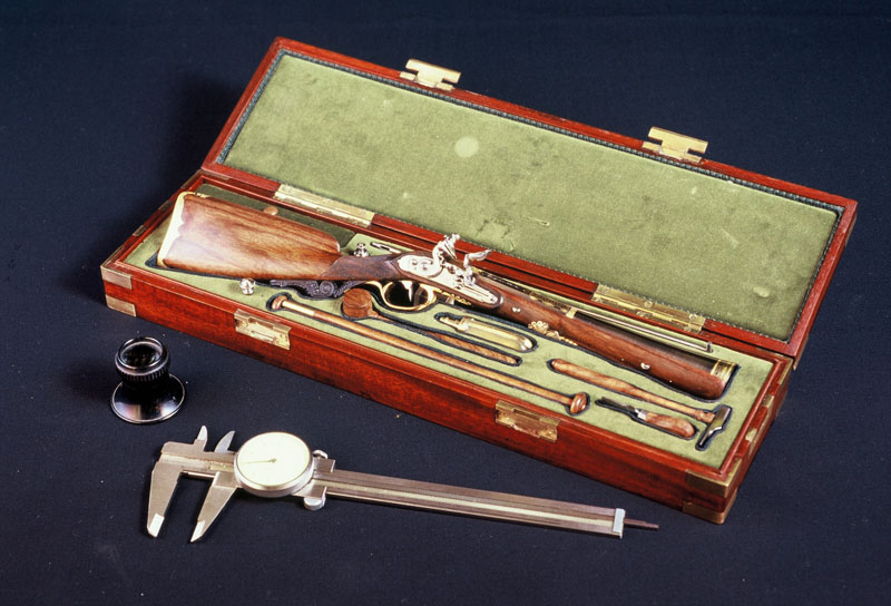 Michel Lefaivre's 1/3 scale hunting blunderbuss with accessories.