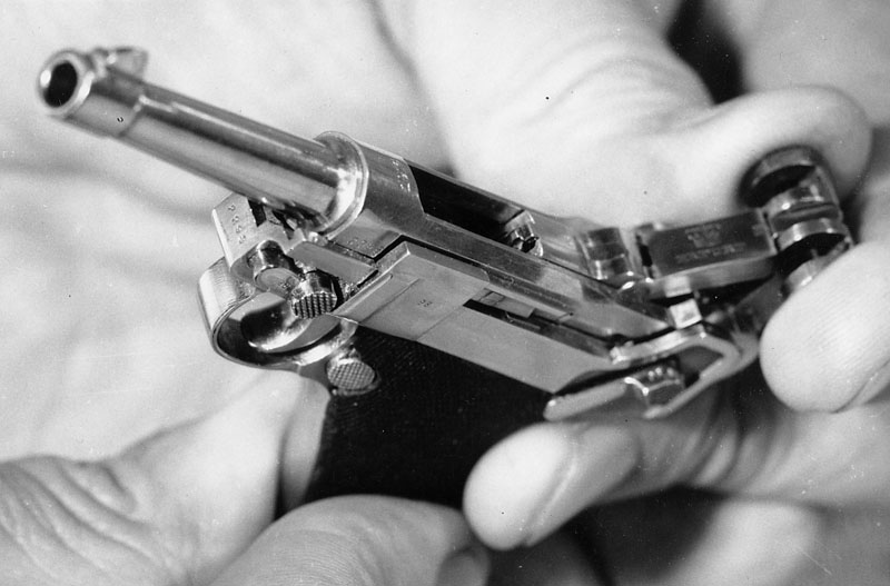 Michel's 2/5 scale miniature Navy Luger.