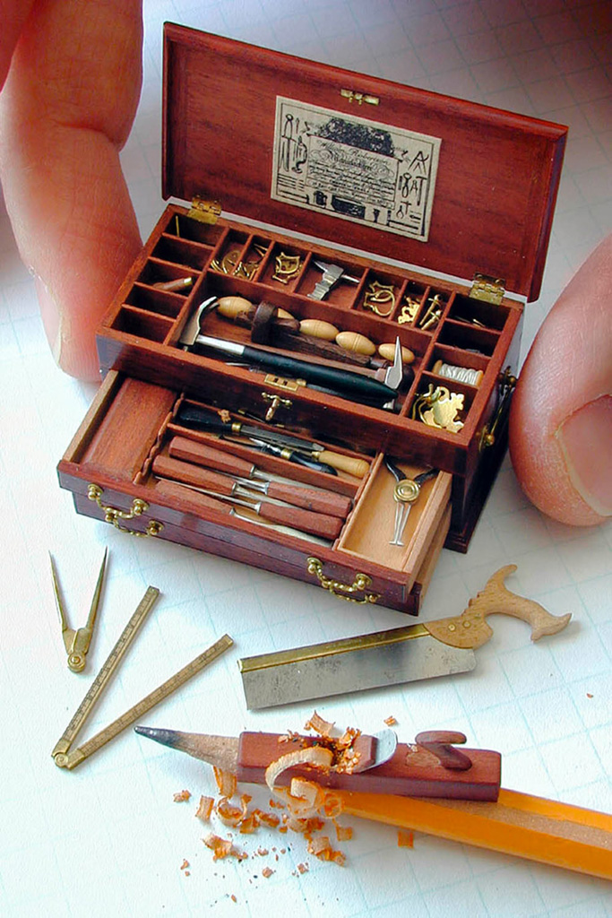 Bill's miniature gentleman's tool chest.