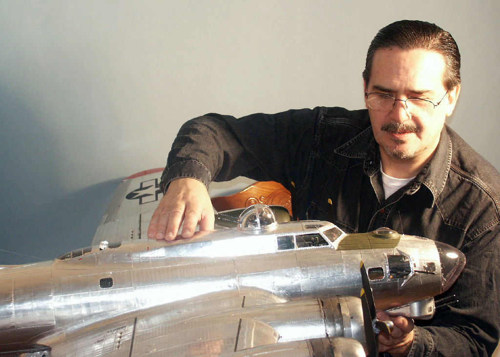 Mr. Rojas-Bazan with his model B-17.