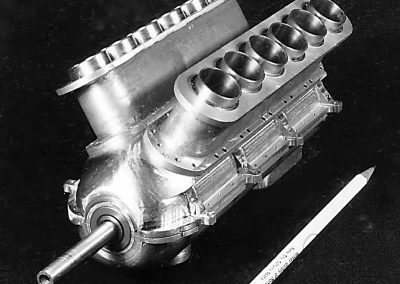 More progress on Alan' V-12 engine model.