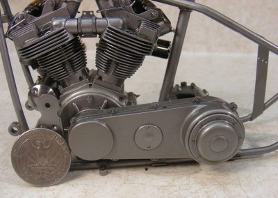 A closer look aat the 1/8 scale knucklehead engine.
