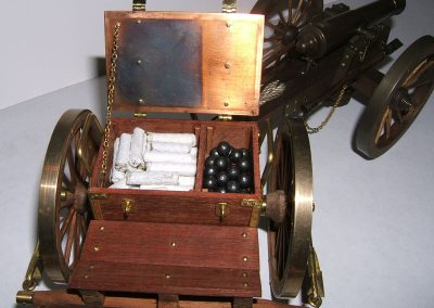 Guillermo's scale model Civil War cannon with limber.