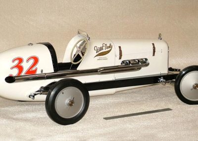 Will Neely's #32 Miller Sprint car.