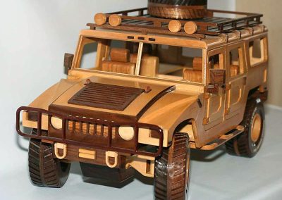 Sunia's scale wooden Hummer.
