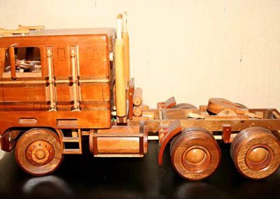 Sunia’s cab-over semi tractor model was built from cherry, walnut and maple wood.