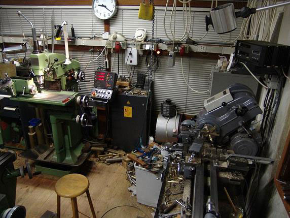 The Deckel FP-1 mill and Myford lathe can be seen here. 