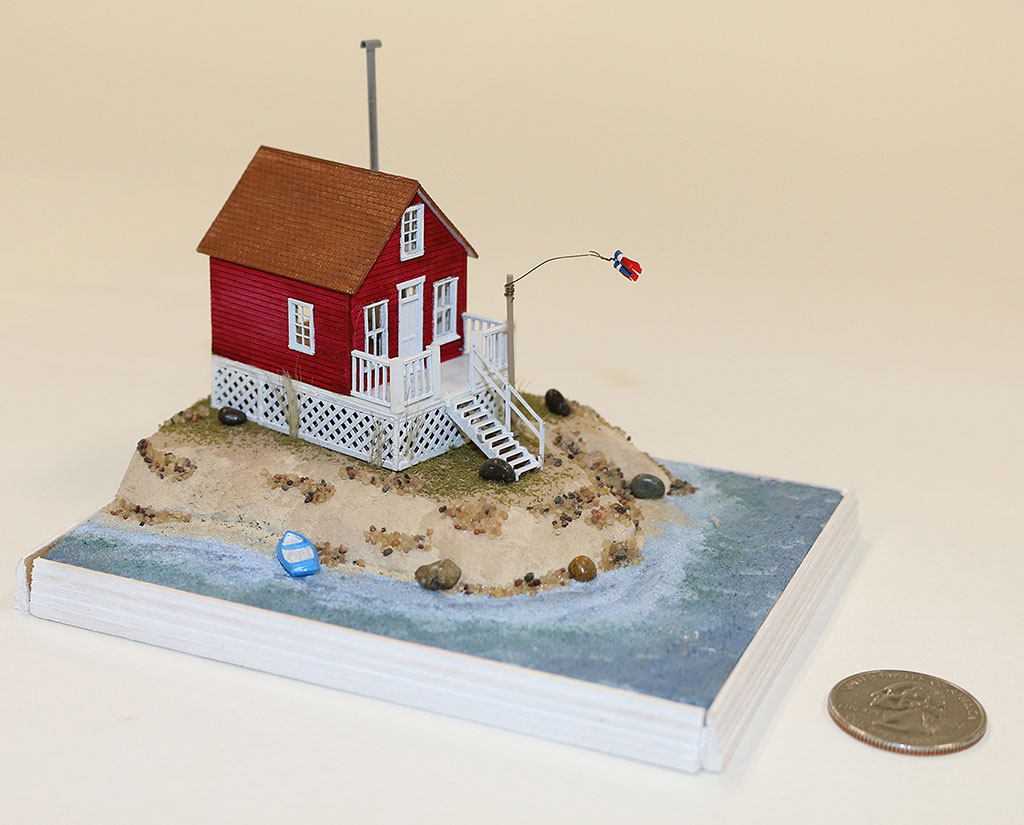 Peggy Boggeln’s miniature “Beach House” was built at an incredibly small scale of 1/144.