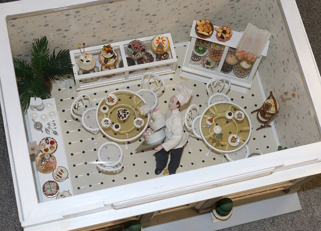 Jeannie Napolitano built her “Tea Room and Bakery” at 1/12 scale.