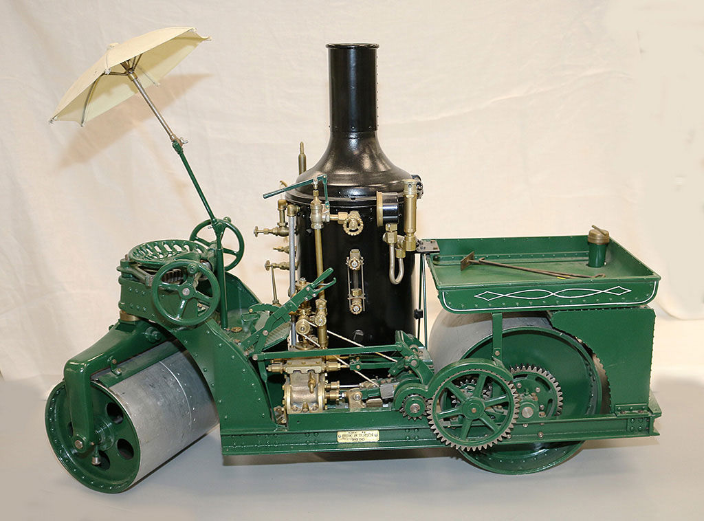 Birk built this large scale model of a Buffalo Springfield steam roller.