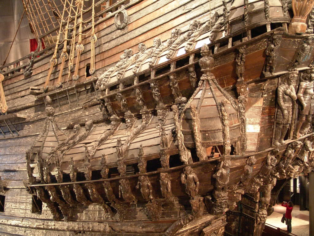 A closer look at the stern of the original Vasa. 