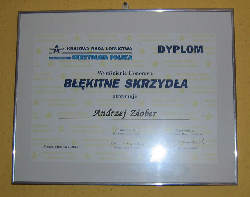 Andrzej's prestigious Blekitne Skrzydla aviation award.