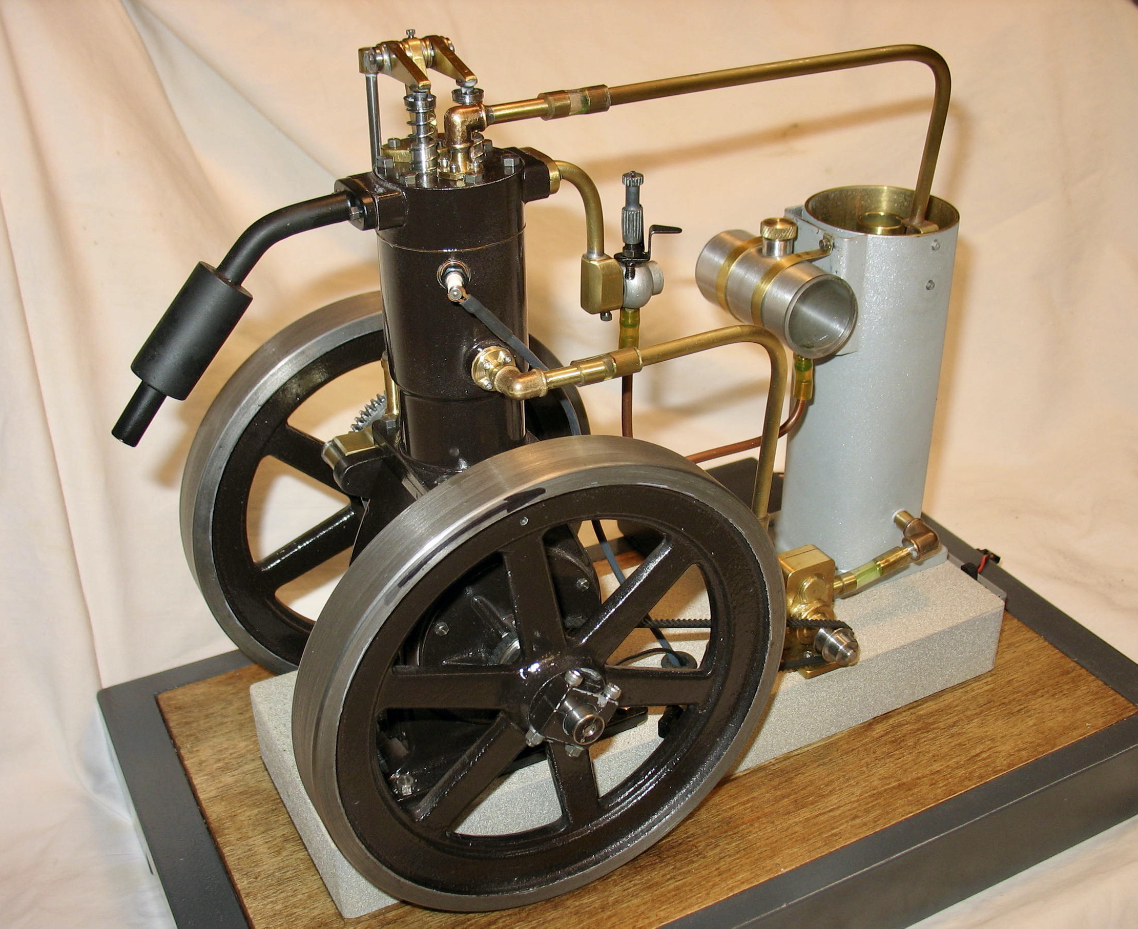Doug's finished 1902 Merriam-Abbott engine. 