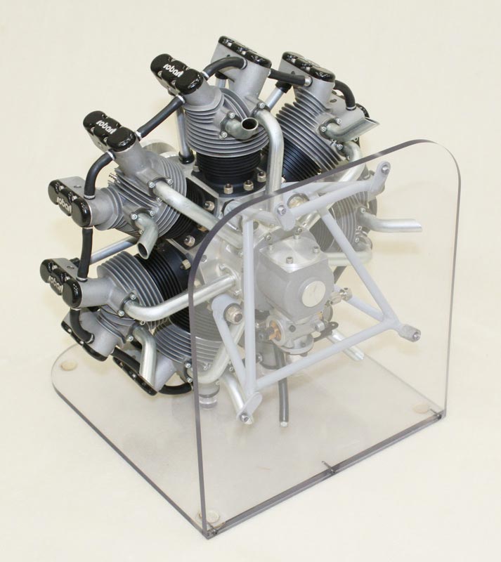 The Robarts R780 7-cylinder radial engine.