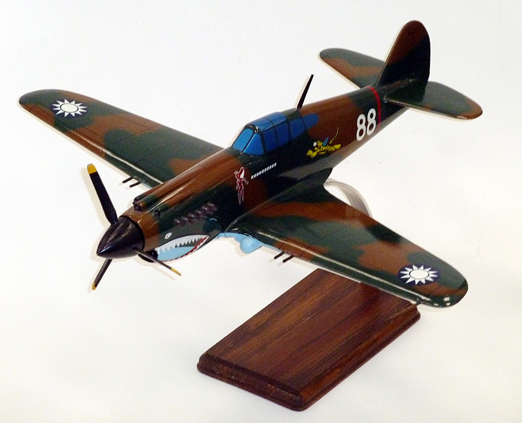 Curtiss P-40 Warhawk “Flying Tiger”