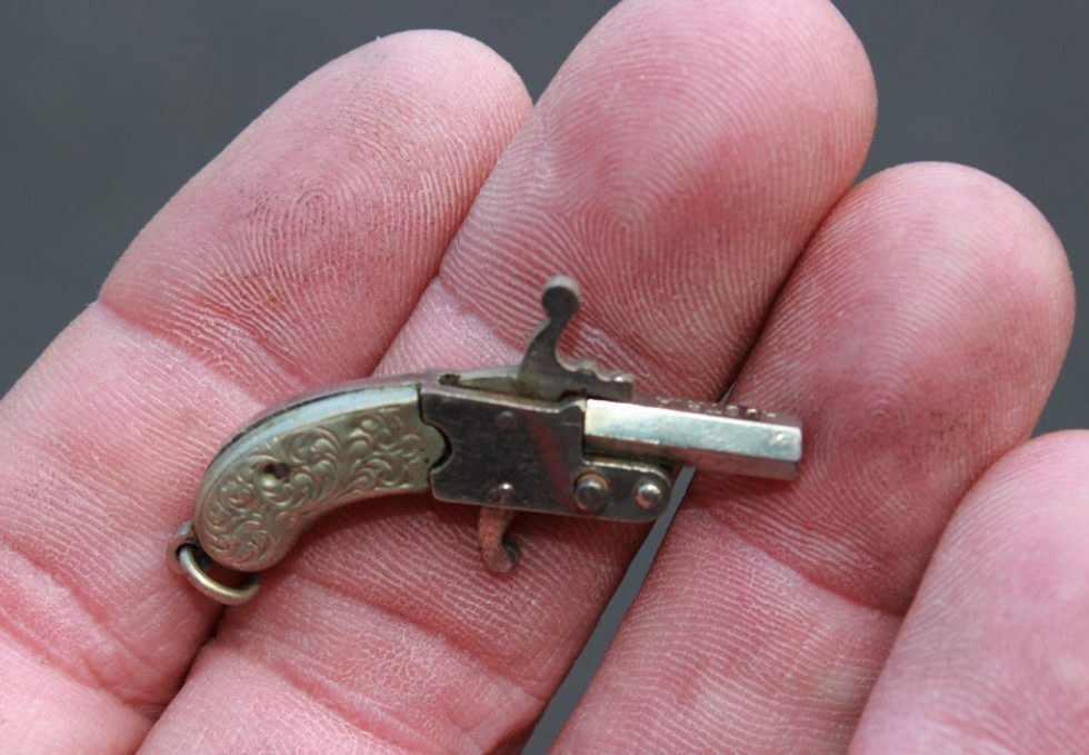 Miniature 2mm Pinfire Berloque Pistol - The Miniature Engineering ...