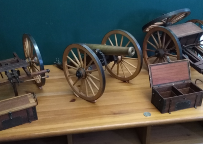 All three 1/6 scale units are shown here. The 12-pounder Napoleon gun, limber, and caisson with ammunition boxes.