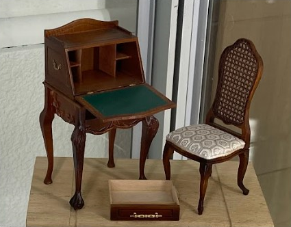 1/12 Scale Desk and Chair Set